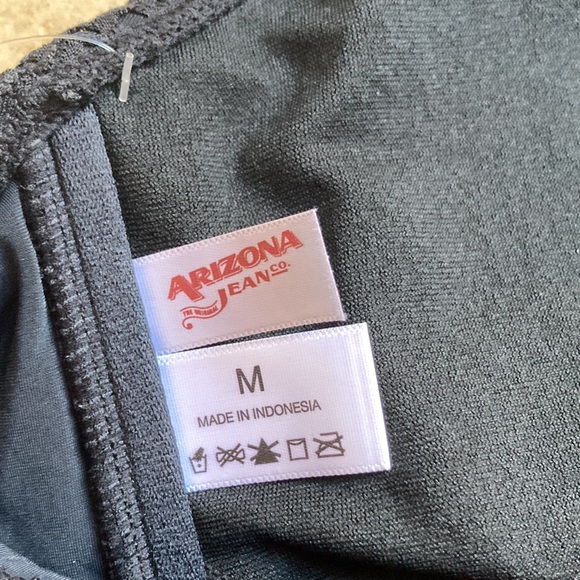 Arizona Jean co medium Black swimsuit top nwt - Picture 11 of 14